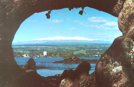 Snow on Mauna Kea.jpg (28159 bytes)