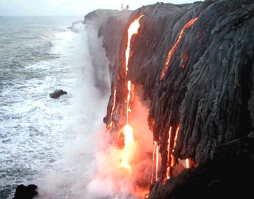 VolcanoFlowAug2002.jpg (44982 bytes)