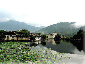 Xu River village 72dpi 4x3.jpg (16169 bytes)