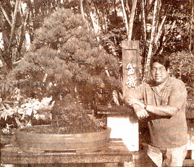 HTH article 12.25.02 photo 2.jpg (76452 bytes)